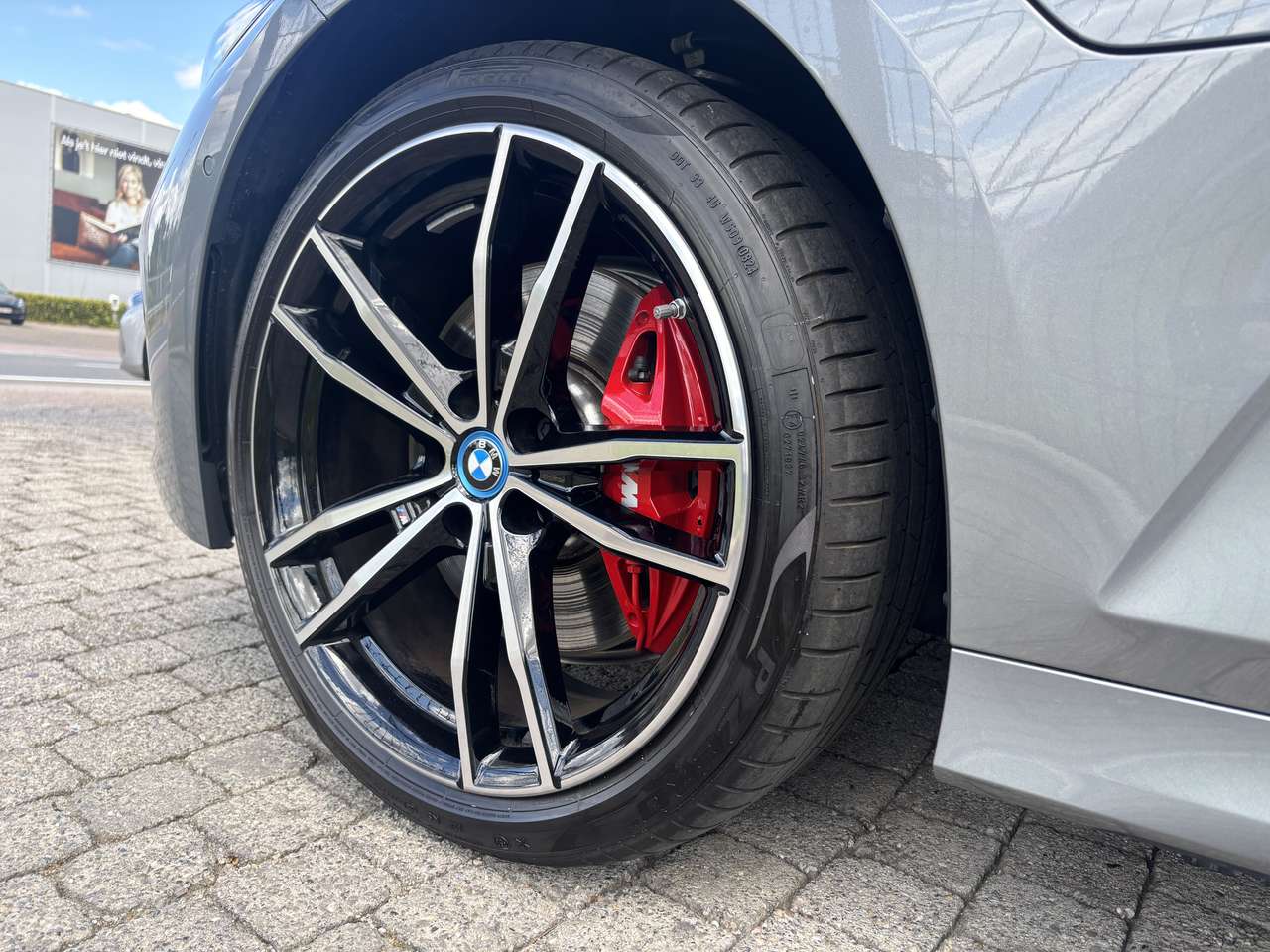 BMW 320  e Touring M Sport PRO – DrivingAssist Hifi 19″