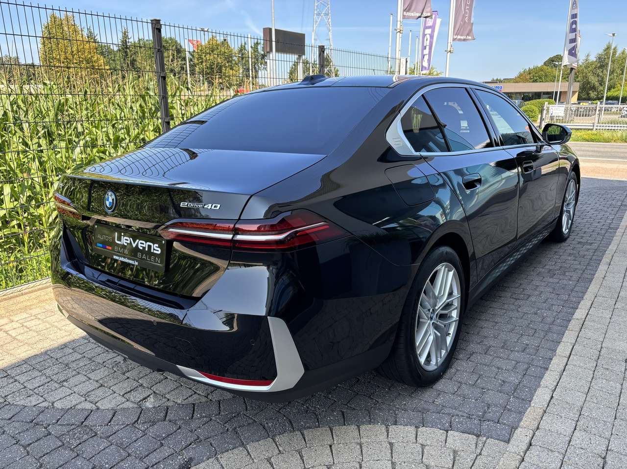 BMW i5  eDrive40 Individual – Nieuwprijs 96.330,00