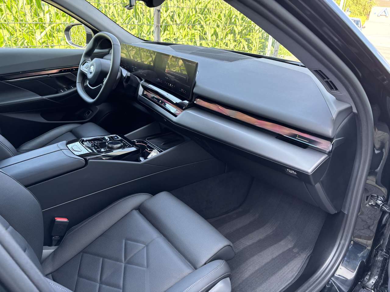 BMW i5  eDrive40 Individual – Nieuwprijs 96.330,00
