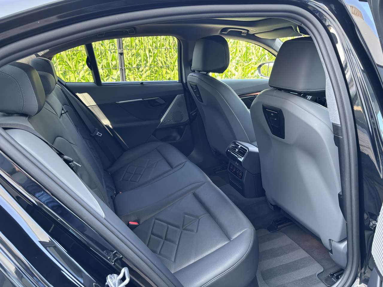 BMW i5  eDrive40 Individual – Nieuwprijs 96.330,00