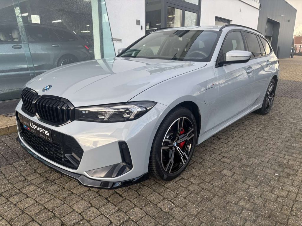 BMW 330  xDrive M sport Pro + Face-lift2 + Aero kit