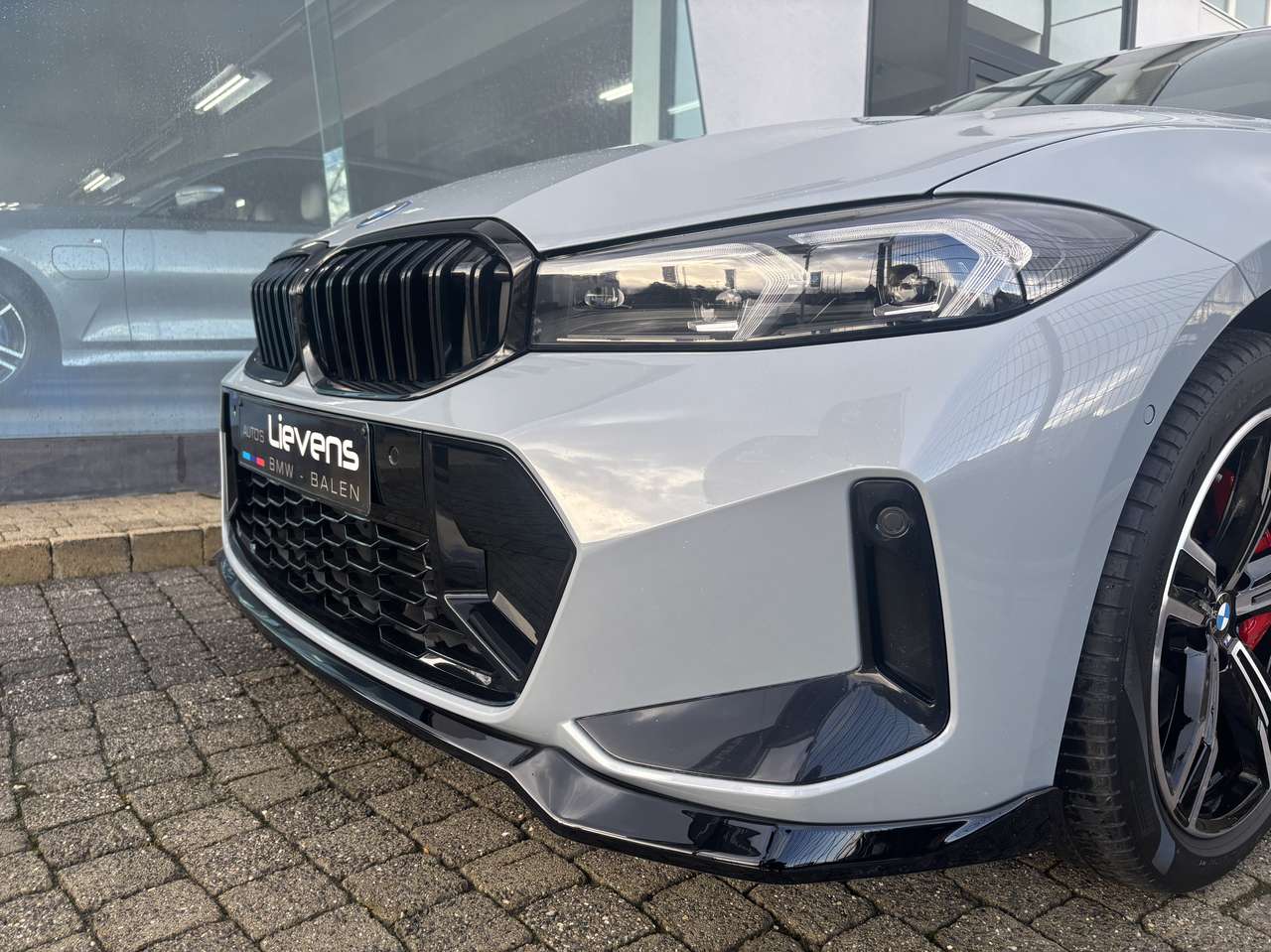 BMW 330  xDrive M sport Pro + Face-lift2 + Aero kit
