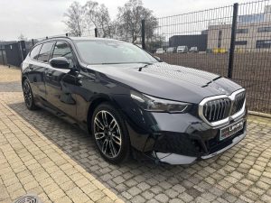 BMW 520  i MSport Trekhaak Pano Standverwarming Carbon