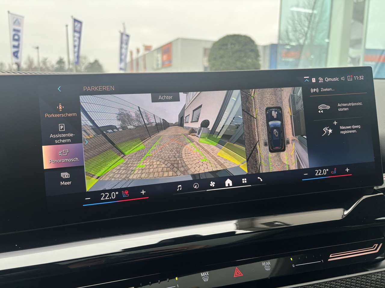 BMW 520  i MSport Trekhaak Pano Standverwarming Carbon