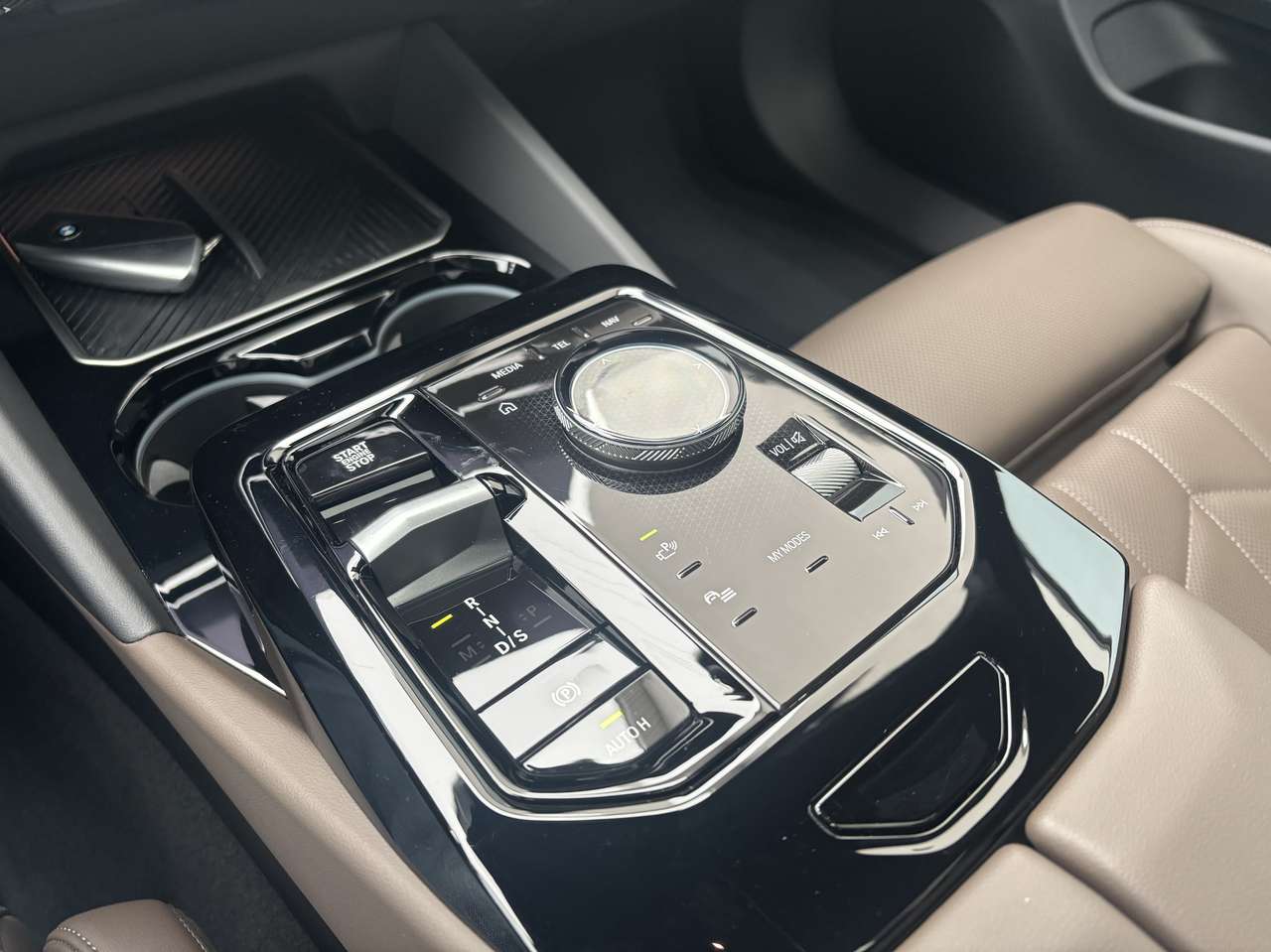BMW 520  i MSport Trekhaak Pano Standverwarming Carbon
