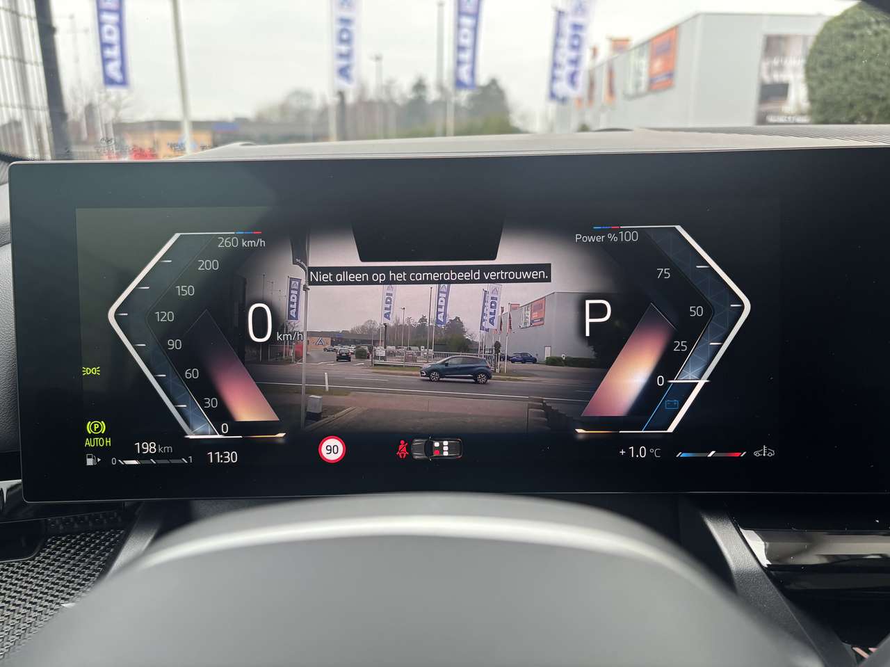 BMW 520  i MSport Trekhaak Pano Standverwarming Carbon