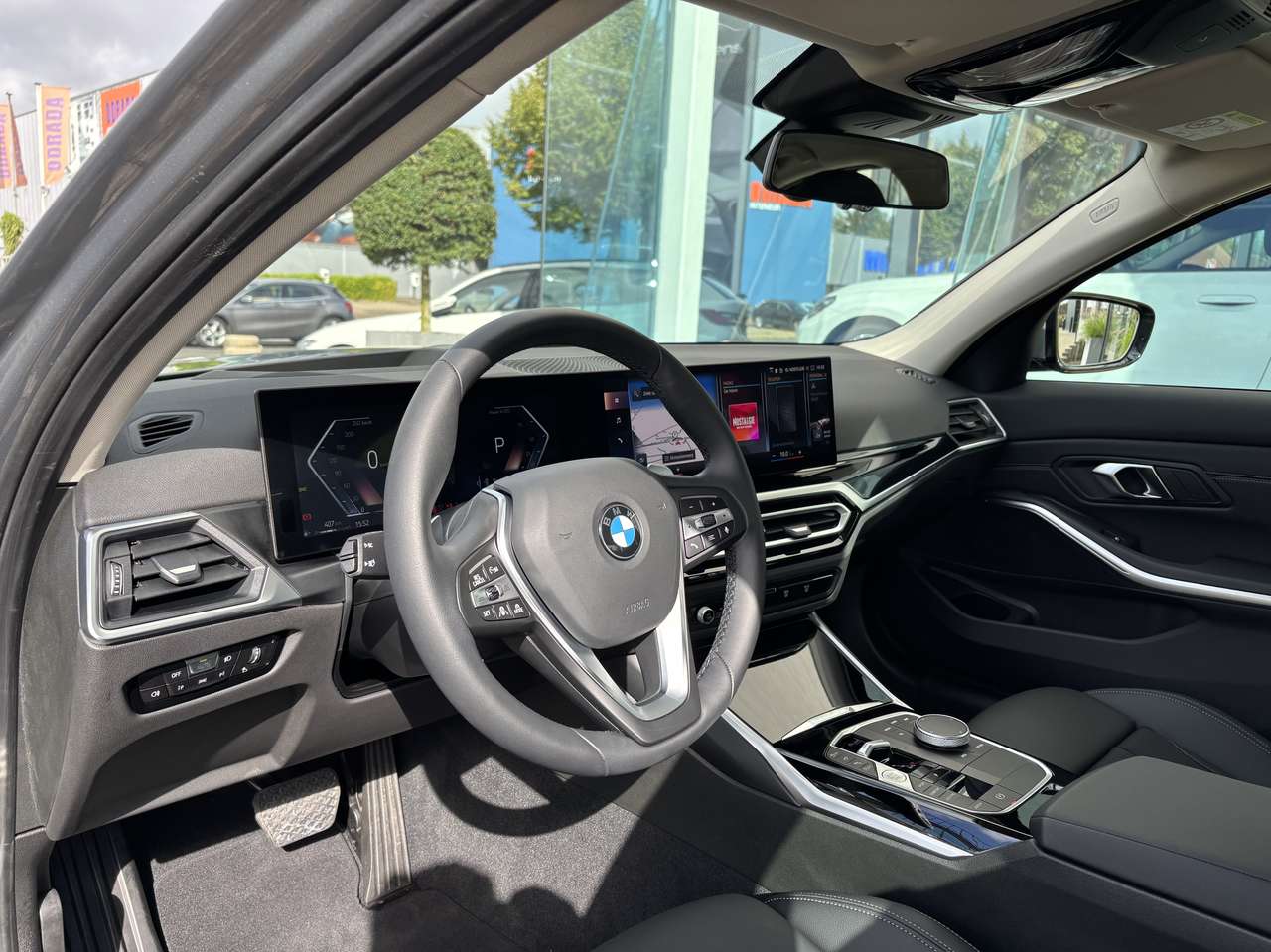 BMW 318  318i El.Stoel 360°Cam DrivingAssistPro Trekhaak