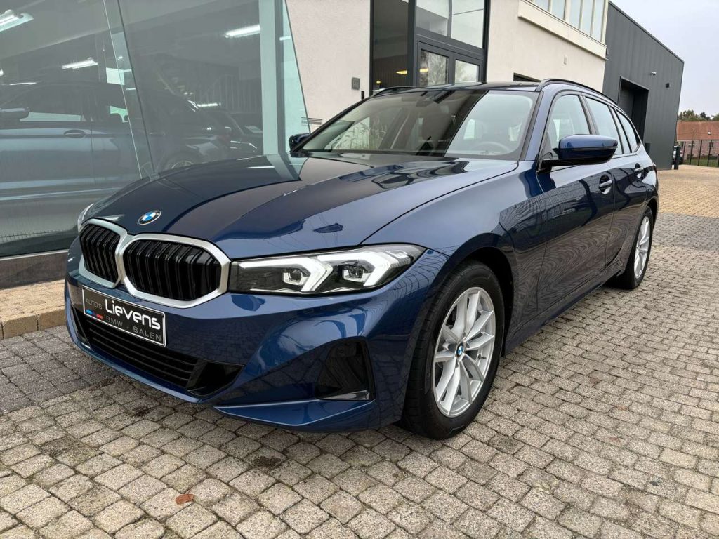 BMW 318  dA Touring Widescreen DrivingAssist