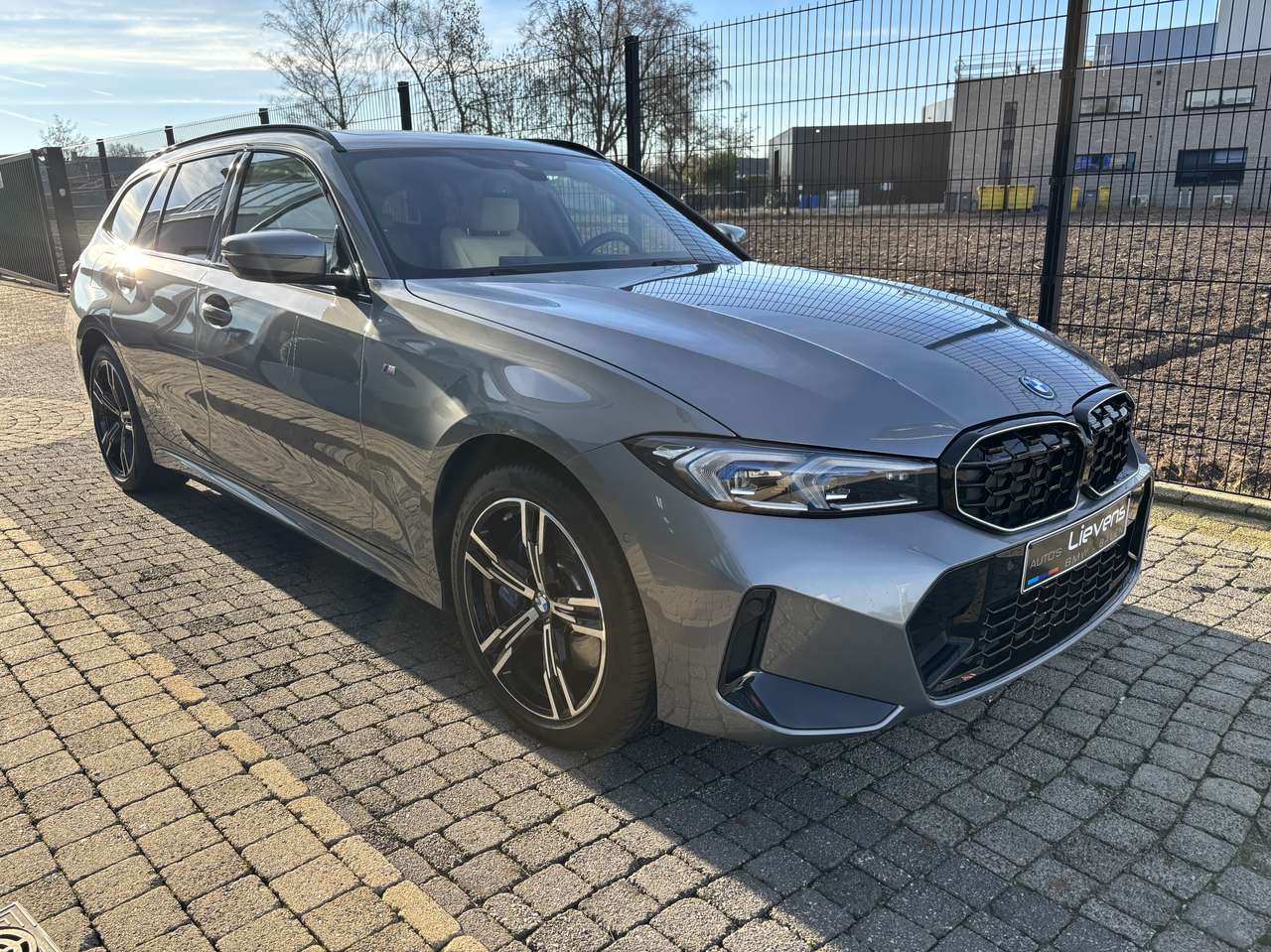 BMW 330  e facelift2 Msport Trekhaak HK 360° HUD Panodak