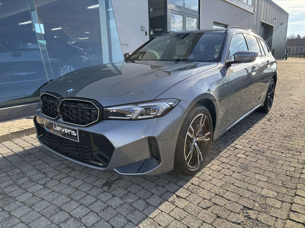 BMW 330  e facelift2 Msport Trekhaak HK 360° HUD Panodak