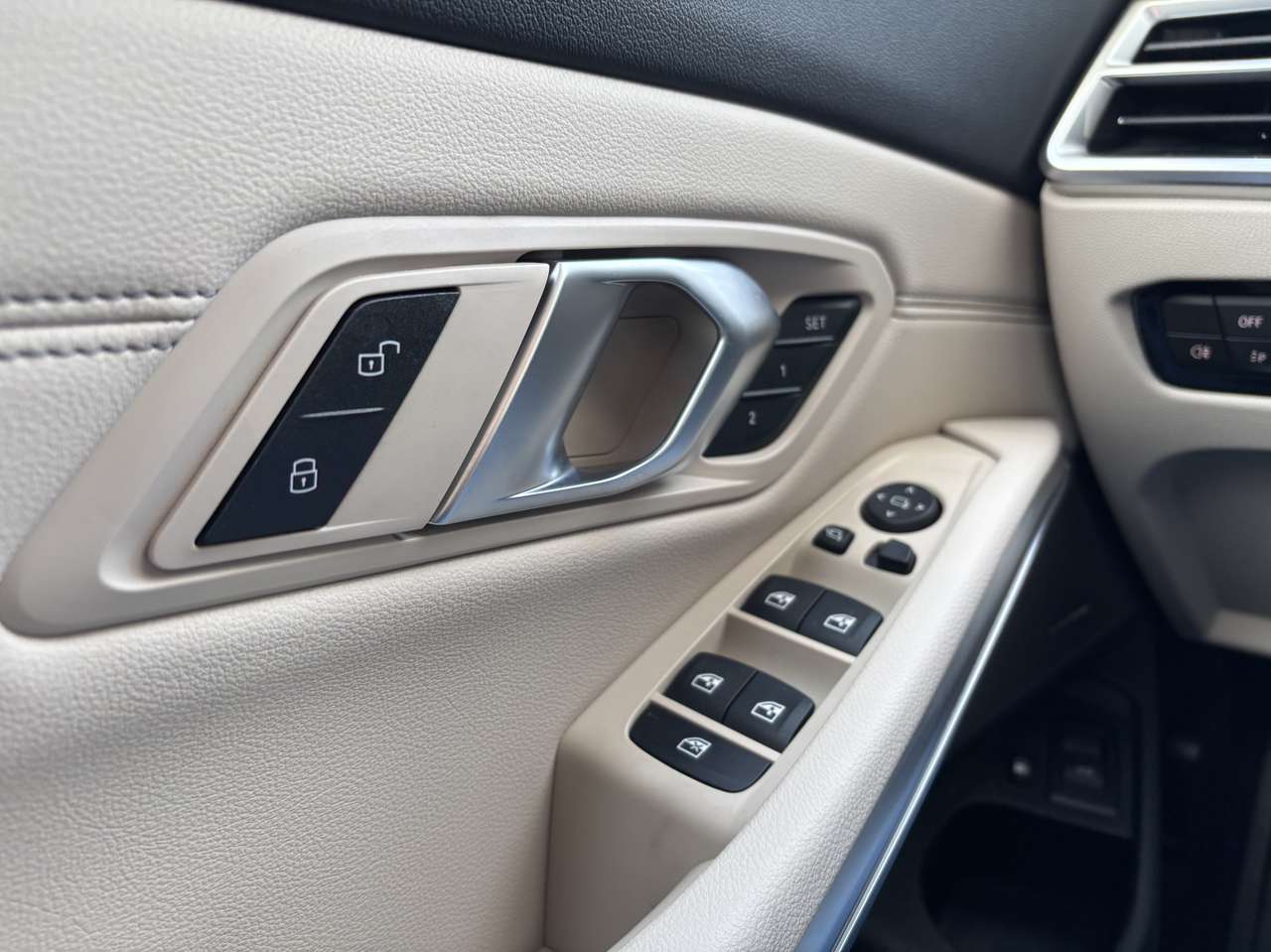 BMW 330  e facelift2 Msport Trekhaak HK 360° HUD Panodak