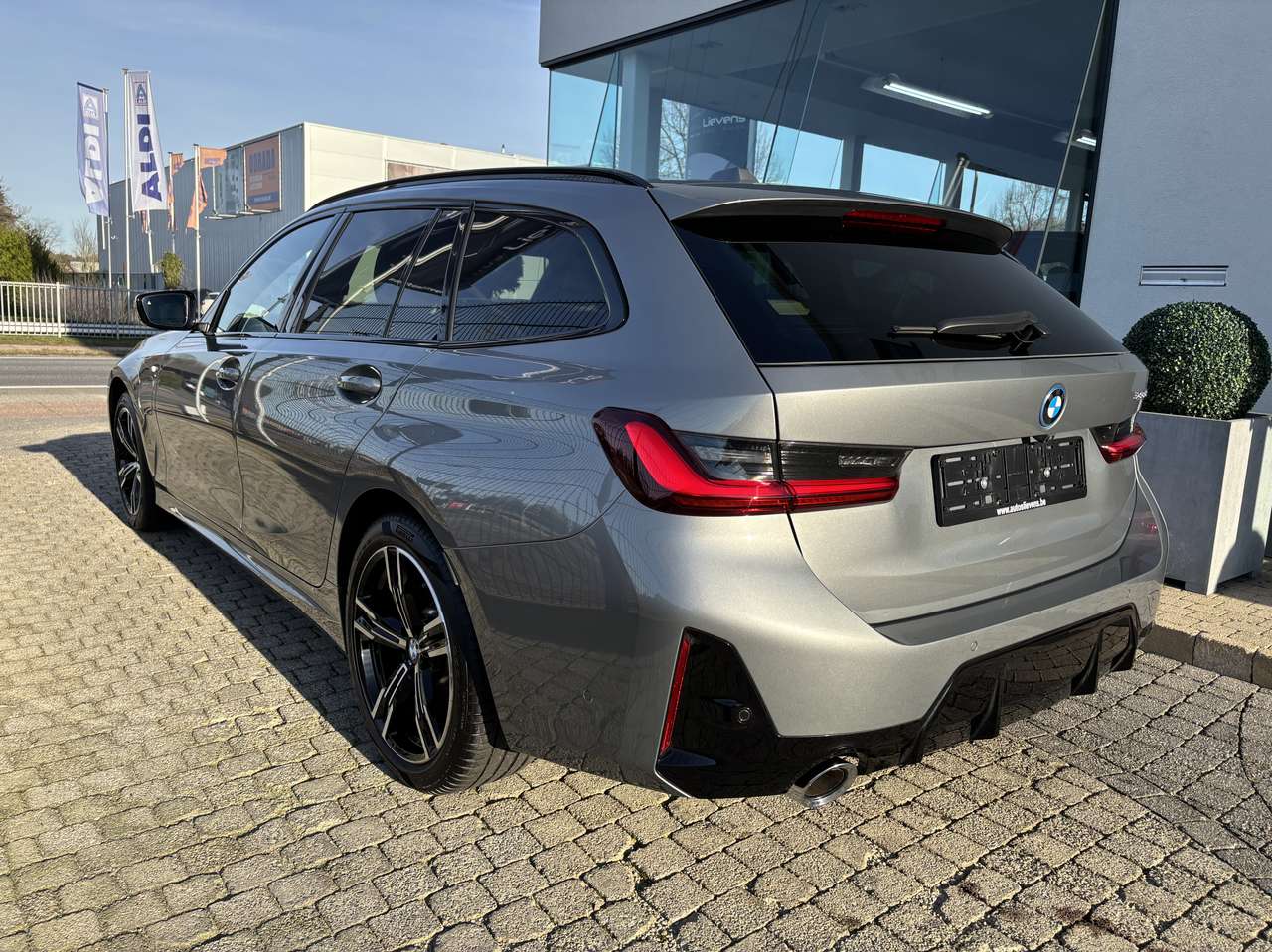 BMW 330  e facelift2 Msport Trekhaak HK 360° HUD Panodak