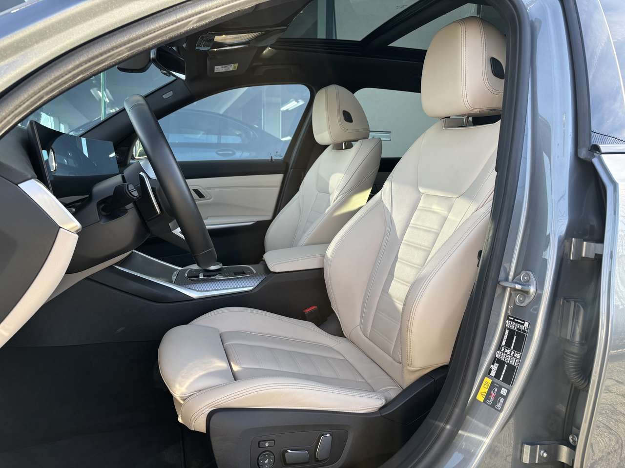 BMW 330  e facelift2 Msport Trekhaak HK 360° HUD Panodak