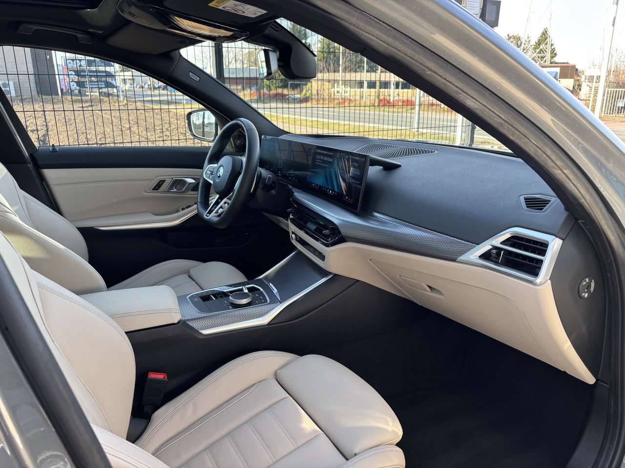 BMW 330  e facelift2 Msport Trekhaak HK 360° HUD Panodak
