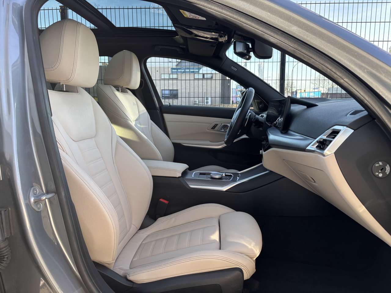 BMW 330  e facelift2 Msport Trekhaak HK 360° HUD Panodak