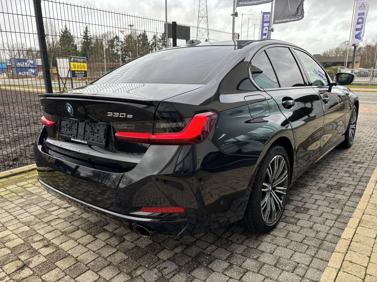 BMW 330  e xDrive – Shadowline HUD El. Zetels LED