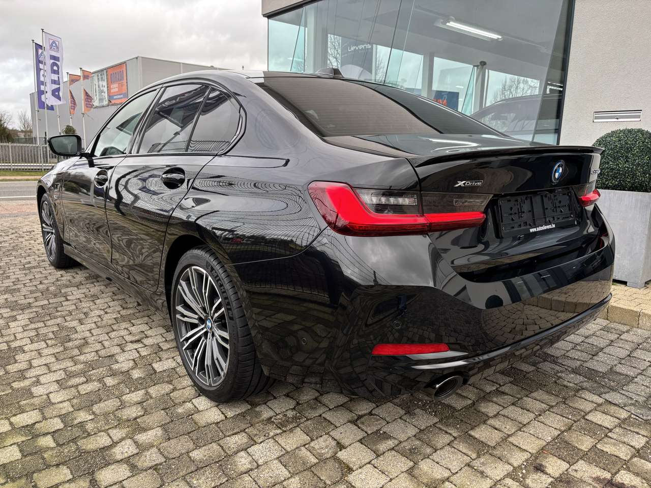 BMW 330  e xDrive – Shadowline HUD El. Zetels LED