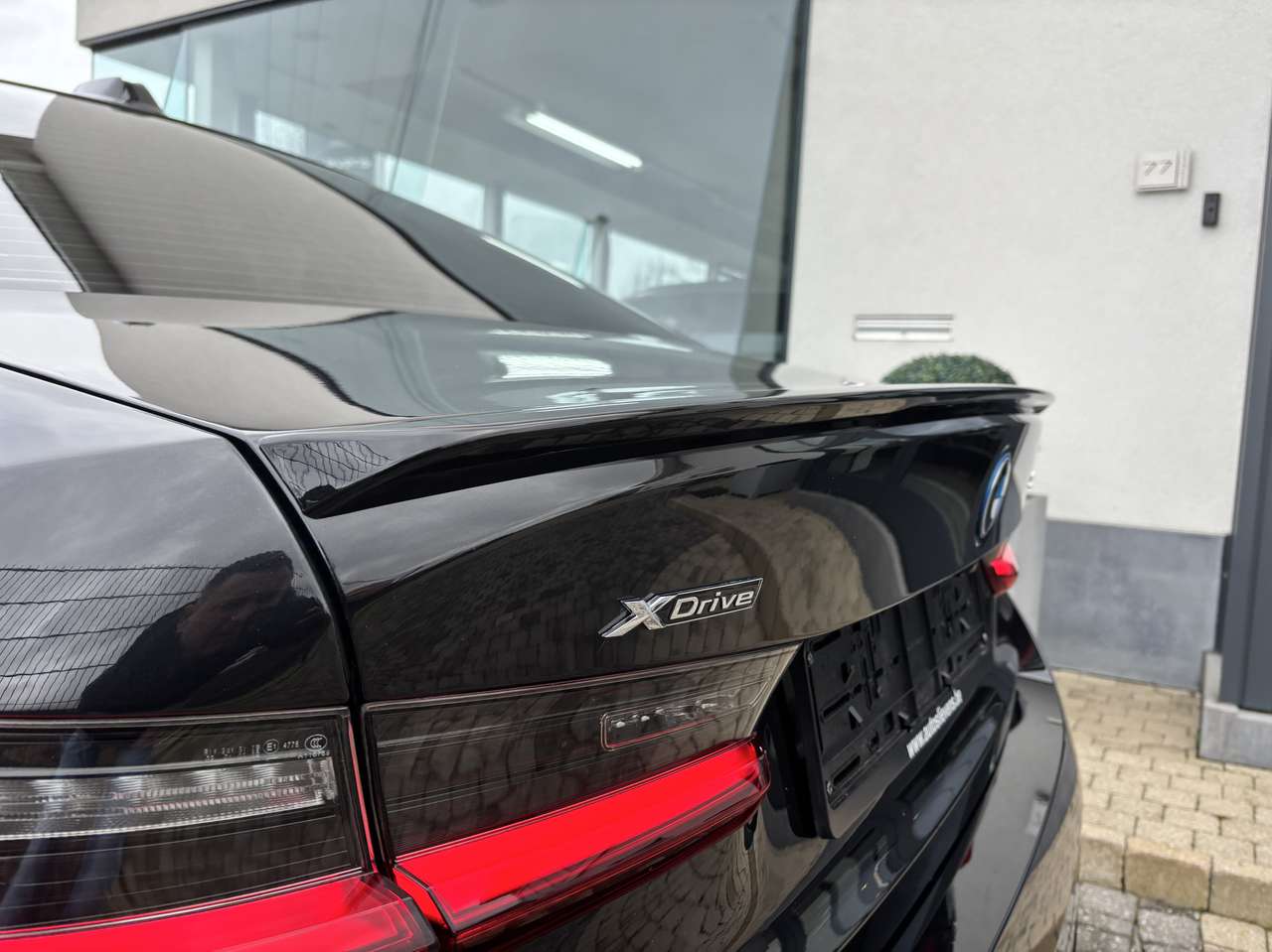 BMW 330  e xDrive – Shadowline HUD El. Zetels LED