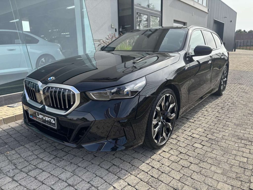 BMW 520  520d M Sport – Pano HarmanKardon Trekhaak 360°