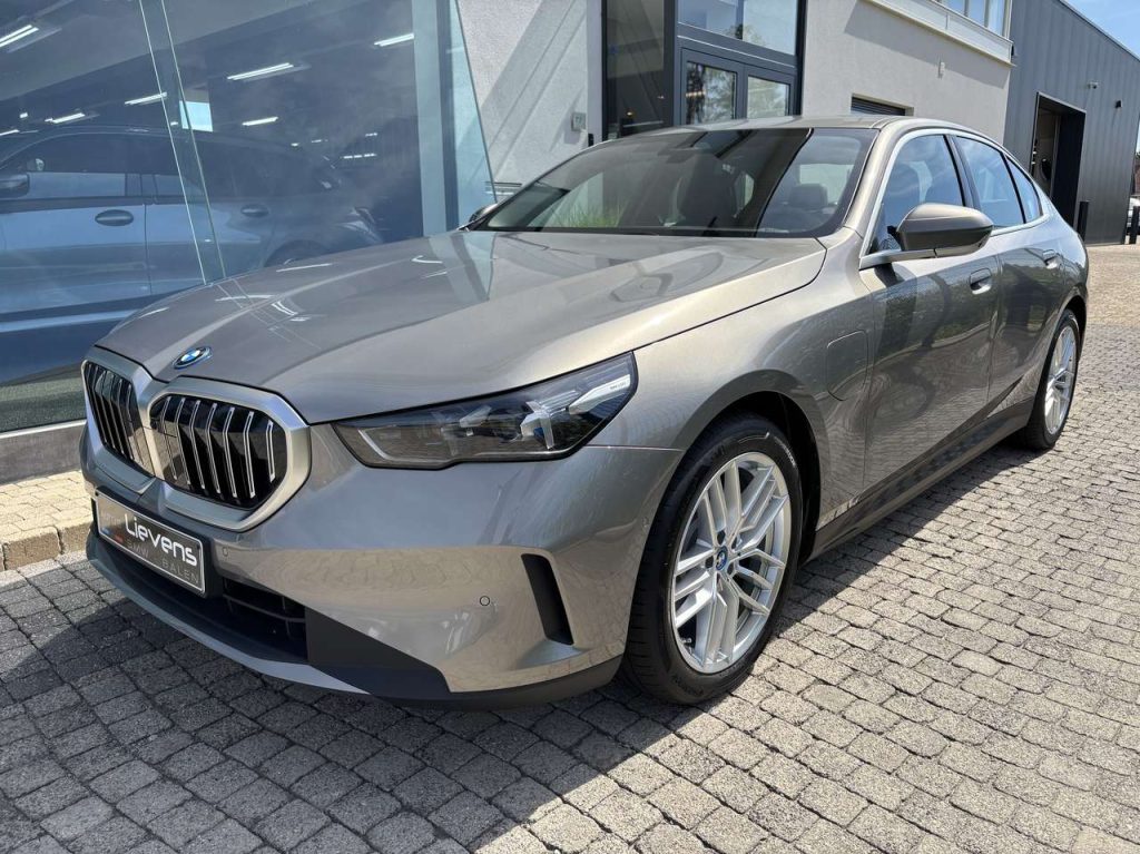 BMW 530  530e Comfortzetels HarmanKardon AdaptiveLED HUD