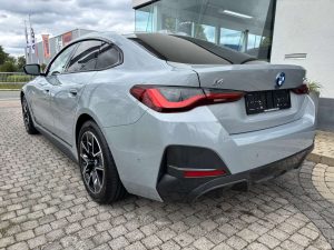 BMW i4  M Sport – Sportremmen Hifi Zetelverw. Adaptive Cruise control